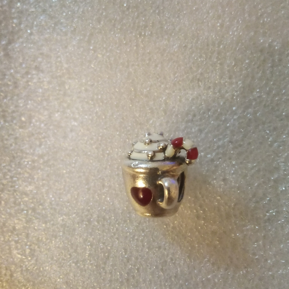 Pandora charm Latte